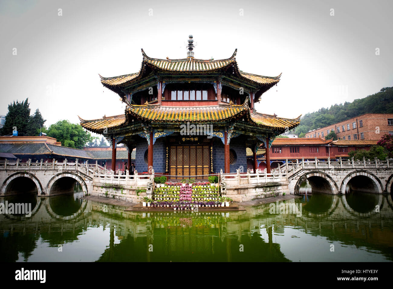 The beautiful Yuantong Temple is the most famous Buddhist temple in  Kunming, China Stock Photo - Alamy, image size:1300x956