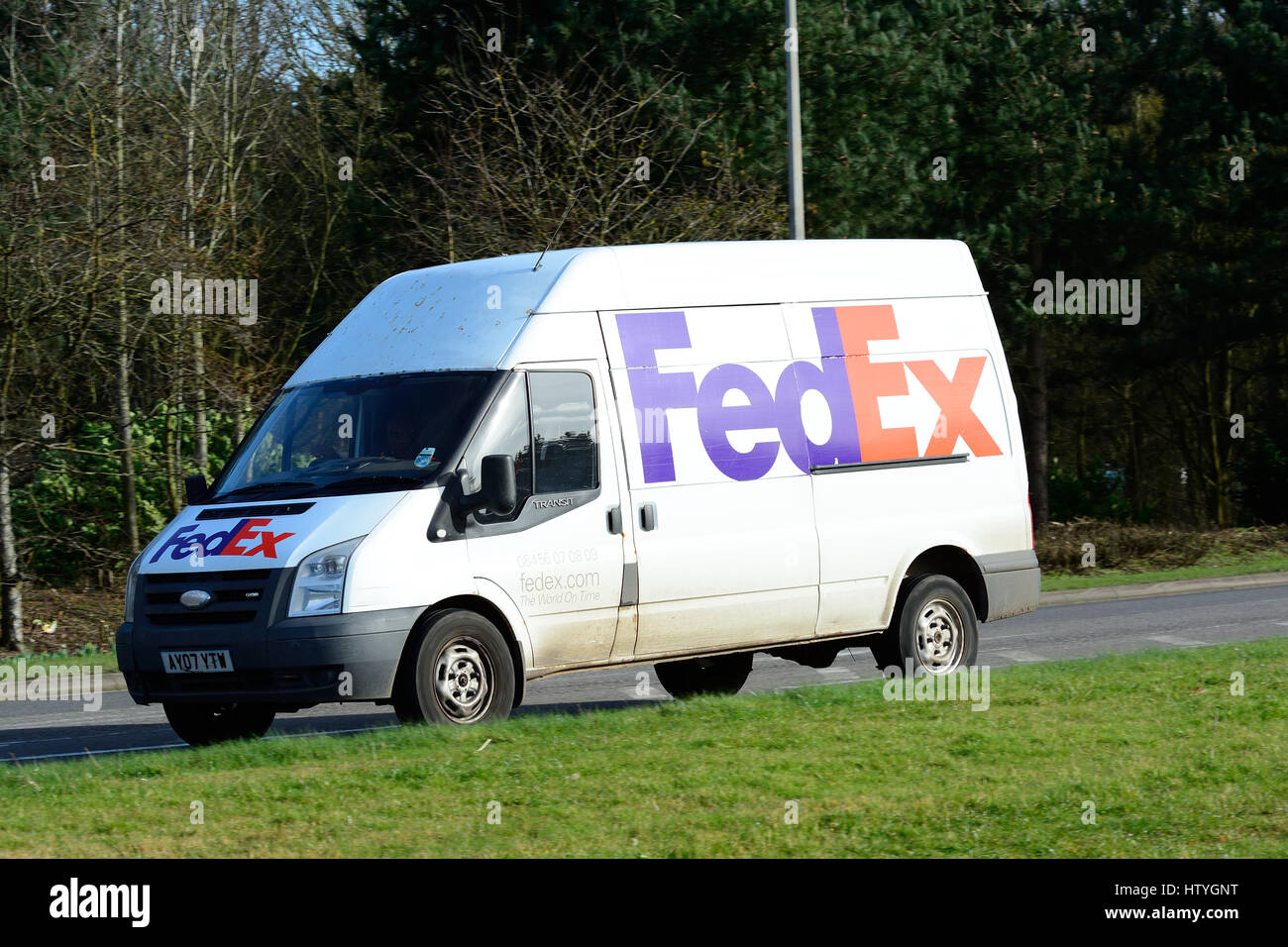 Fedex Van Hi Res Stock Photography And Images Alamy