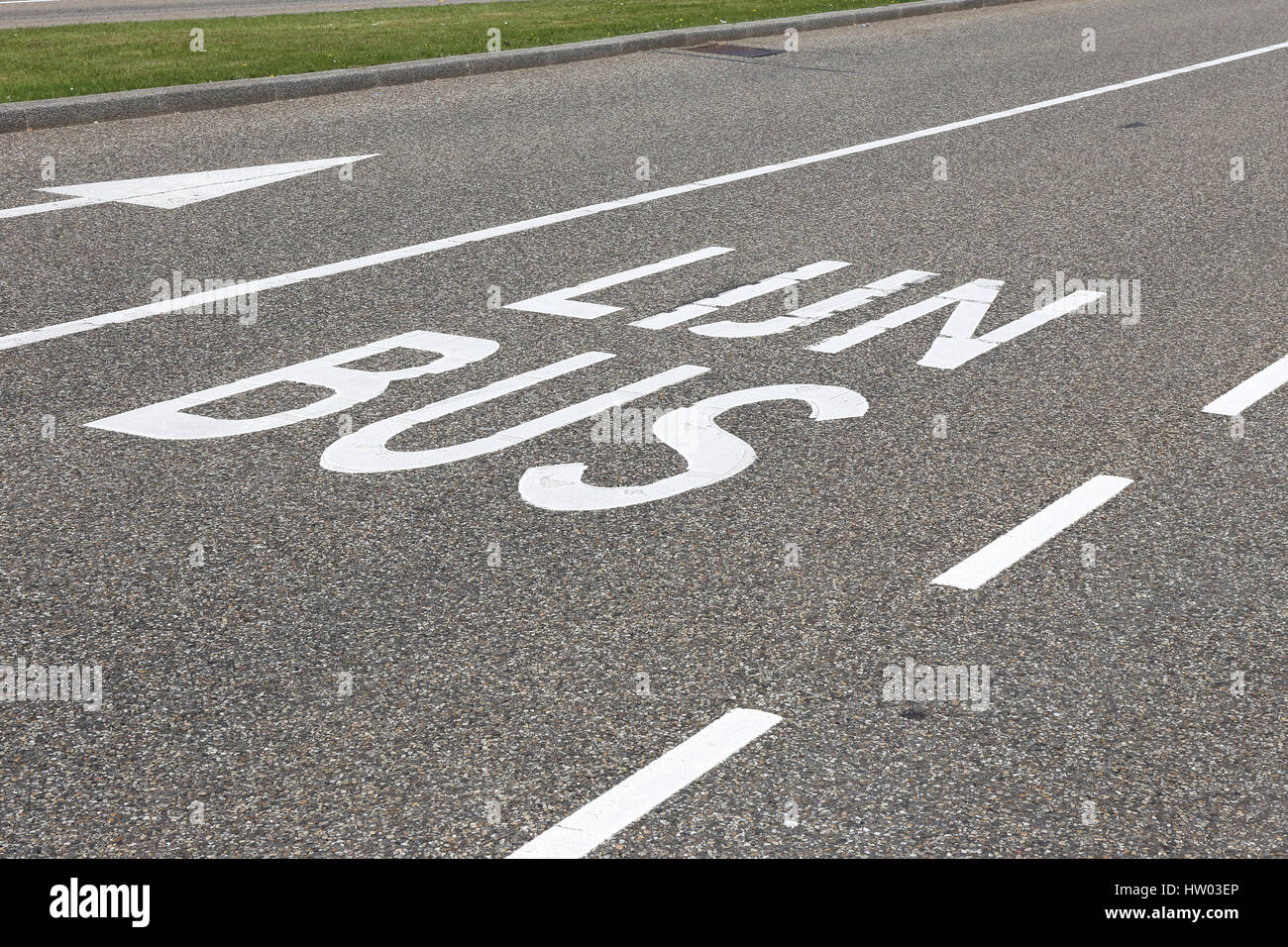 Bus lane road markings hires stock photography and images Alamy