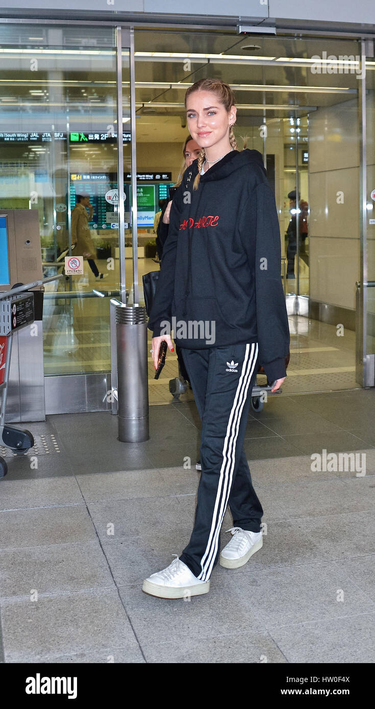 Chiara Ferragni, March 15, 2017, Tokyo, Japam : Fashion designer and  blogger Chiara Ferragni is seen upon arrival at Tokyo International Airport  in Tokyo, Japan, on March 15, 2017 Stock Photo - Alamy