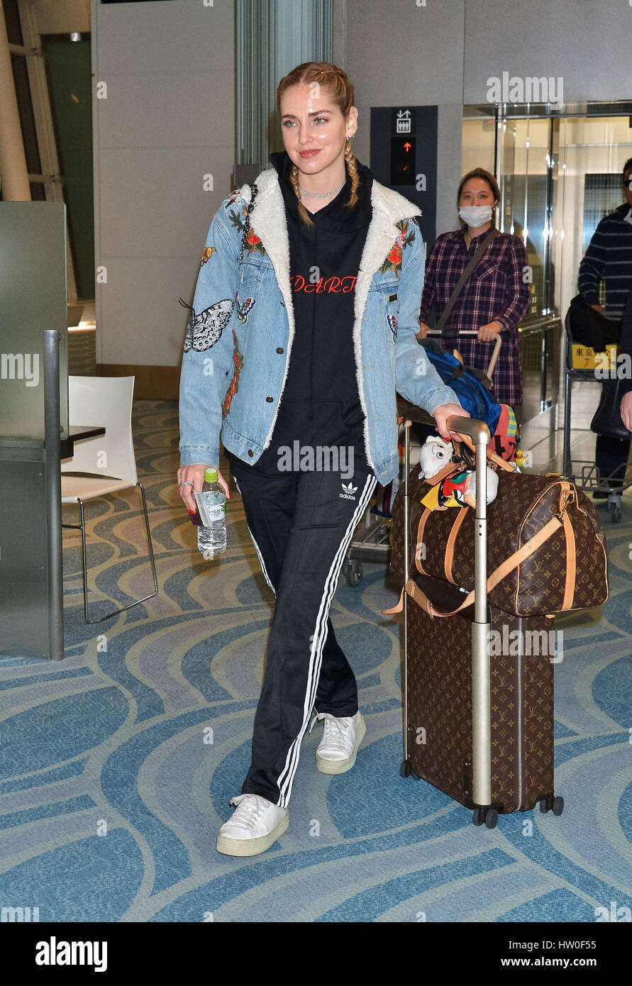Chiara Ferragni, March 15, 2017, Tokyo, Japam : Fashion designer and  blogger Chiara Ferragni is seen upon arrival at Tokyo International Airport  in Tokyo, Japan, on March 15, 2017 Stock Photo - Alamy