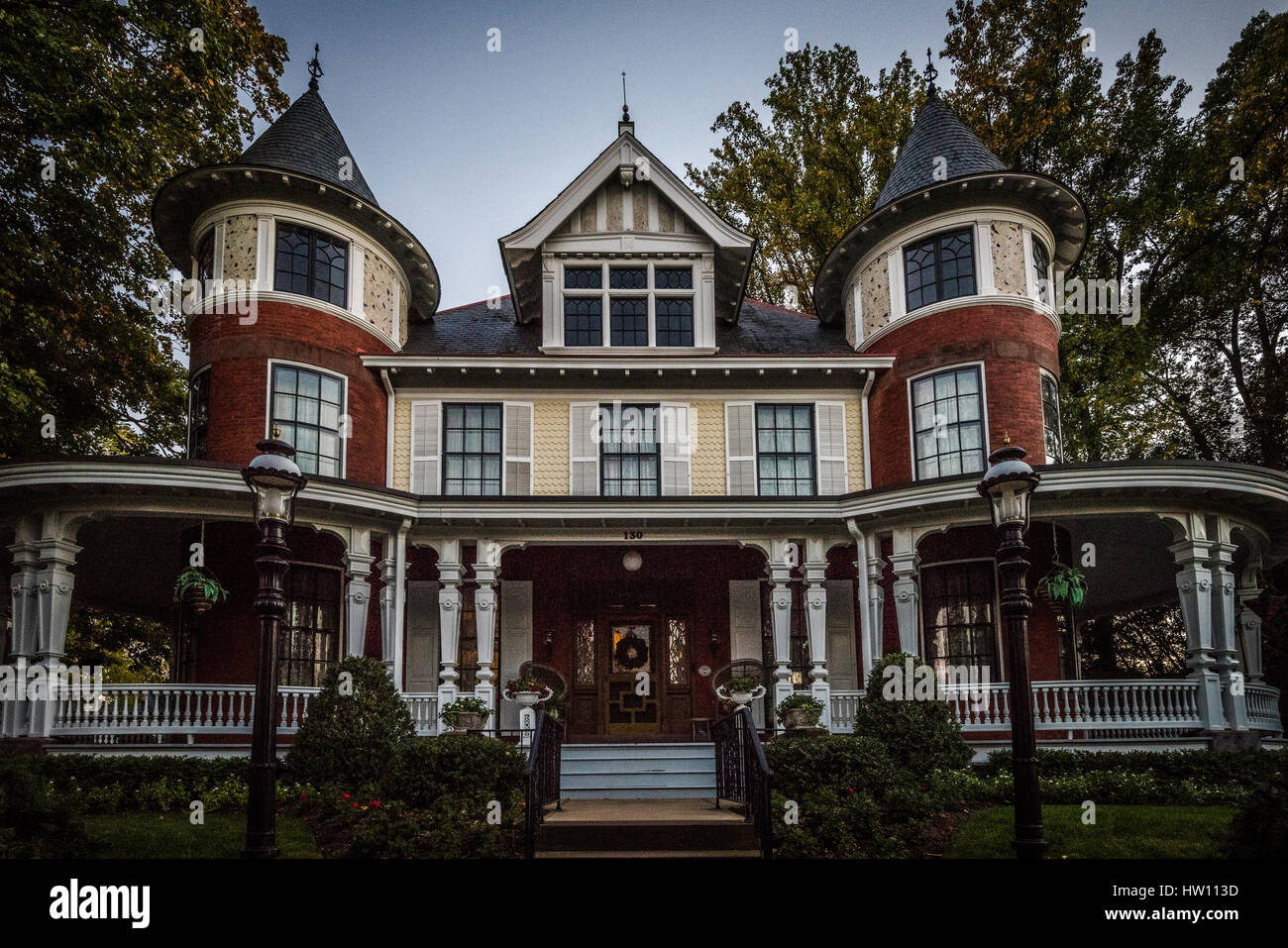 Victorian style architectural house Stock Photo - Alamy
