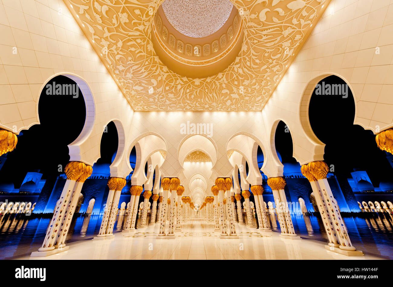 Grand Mosque Symetry, Abu Dhabi Stock Photo