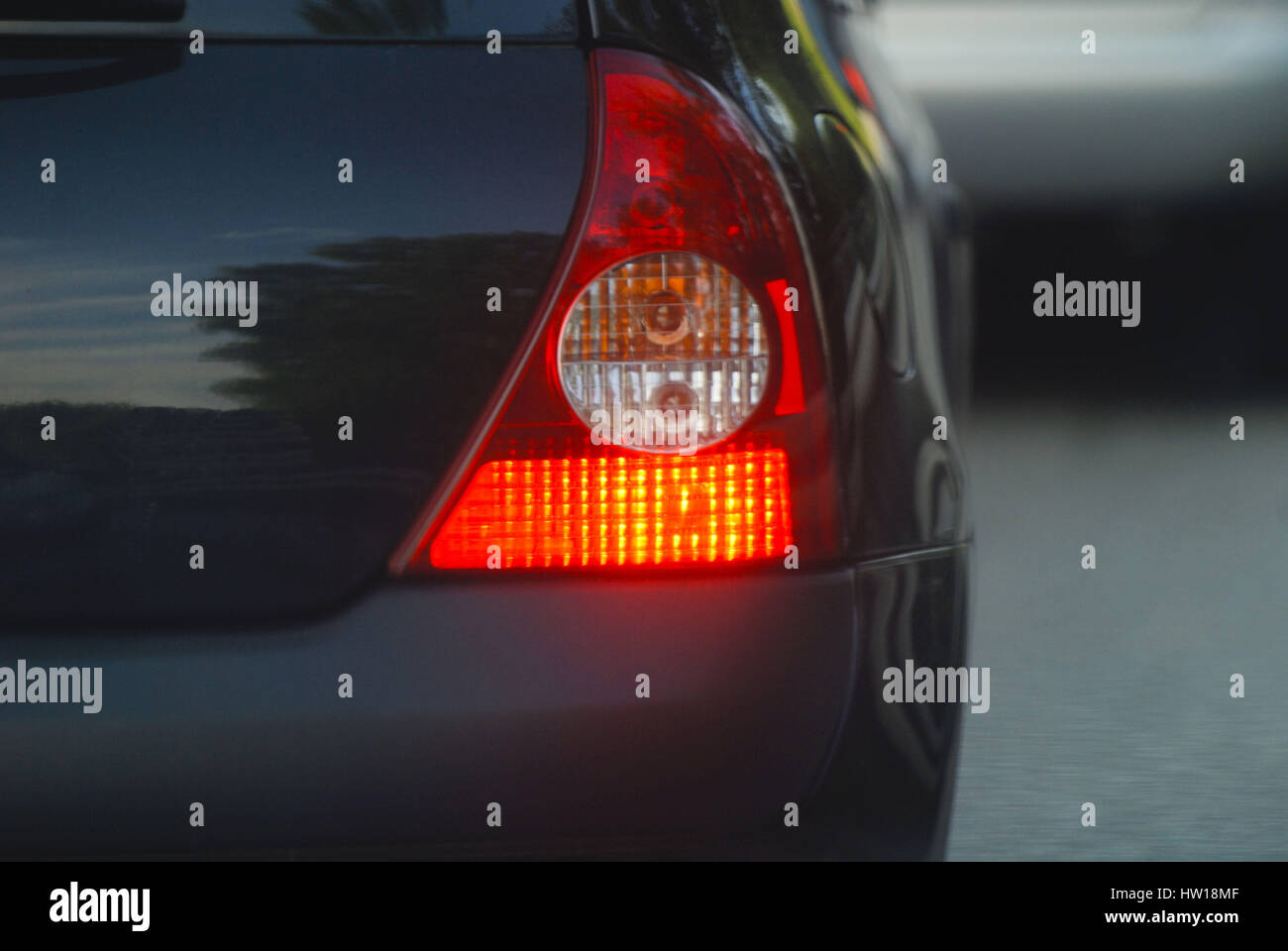 https://c8.alamy.com/comp/HW18MF/stoplight-in-the-car-bremslicht-am-auto-HW18MF.jpg