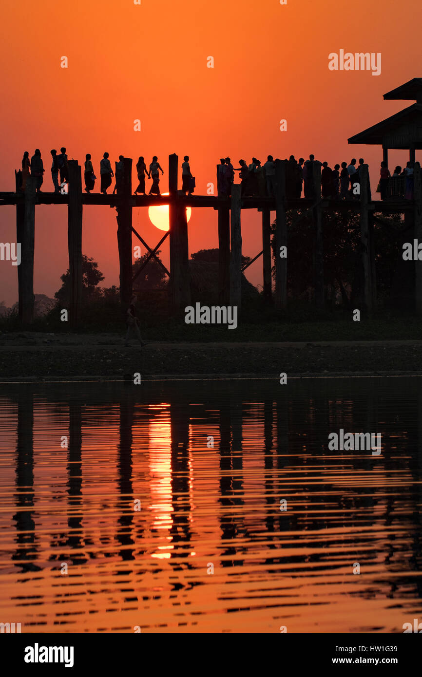 Historic wooden bridge myanmar hi-res stock photography and images - Alamy
