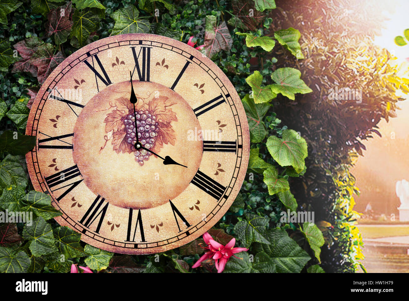 Antique wall clock hi-res stock photography and images - Alamy