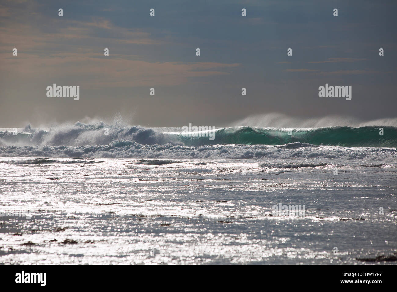 Ocean waves close up hi-res stock photography and images - Alamy