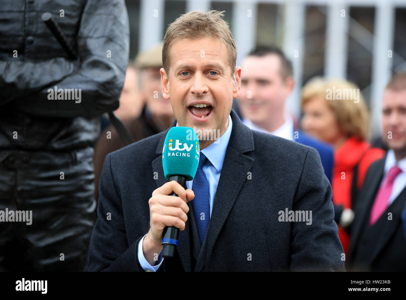ITV Racing pundit Ed Chamberlin during St Patrick's Thursday of the 2017 Cheltenham Festival at Cheltenham Racecourse. PRESS ASSOCIATION Photo. Picture date: Thursday March 16, 2017. See PA story RACING Cheltenham. Photo credit should read: Mike Egerton/PA Wire. RESTRICTIONS: Editorial Use only, commercial use is subject to prior permission from The Jockey Club/Cheltenham Racecourse. Stock Photo