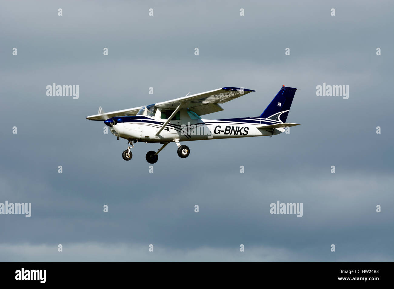 Cessna 152 at Staverton airfield, Gloucestershire, UK (G-BNKS) Stock Photo