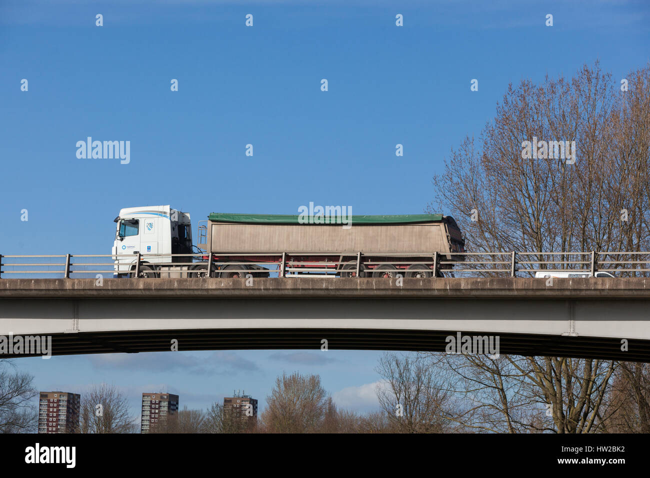 Tipper hi-res stock photography and images - Page 29 - Alamy