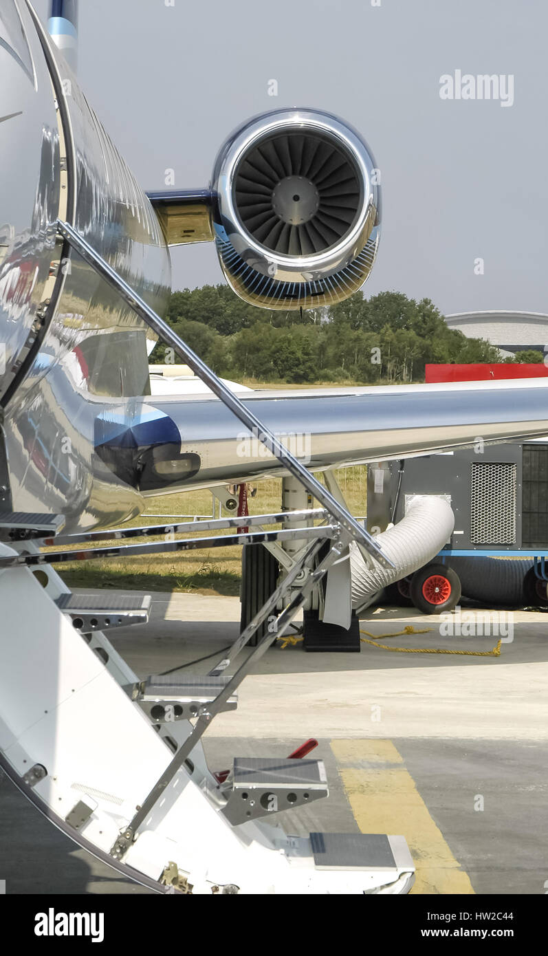 Business jet hi-res stock photography and images - Alamy
