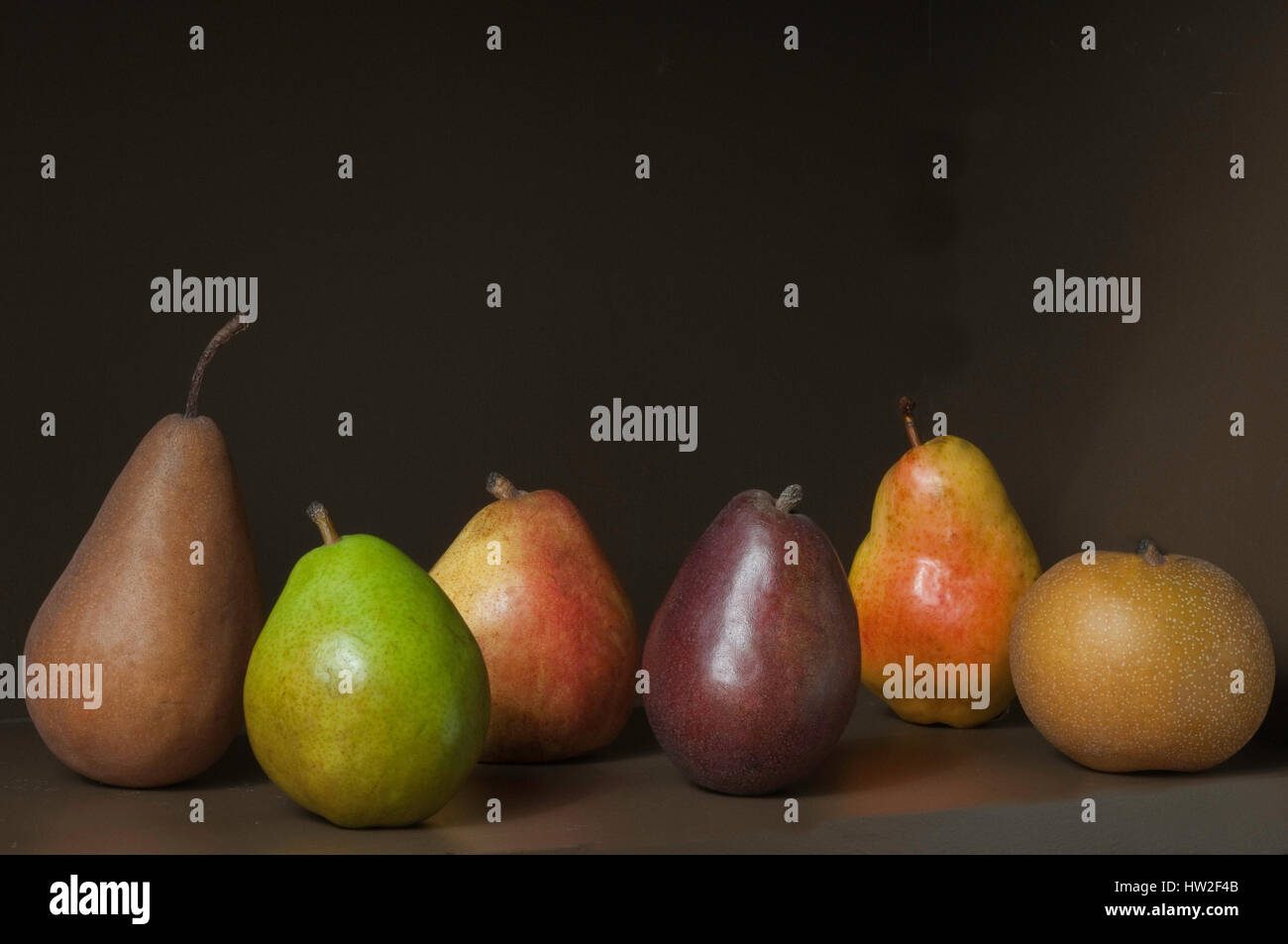 b Selection of Pears, BOSC, Asian, D Anjou, Re D anjou, Bartlett