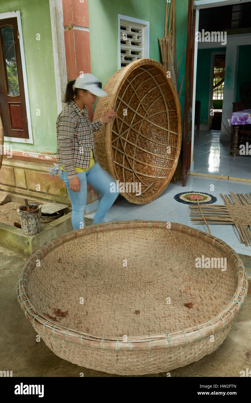 Bamboo basket boats, Cam Kim Island, Hoi An, Vietnam Stock Photo Alamy