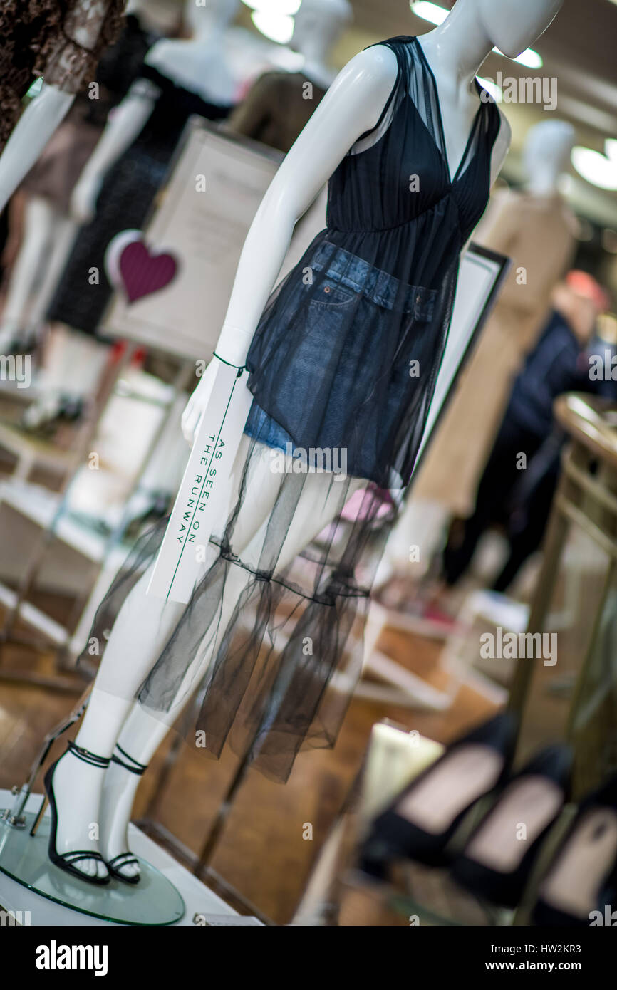 Topshop fashion show hi-res stock photography and images - Page 3 - Alamy