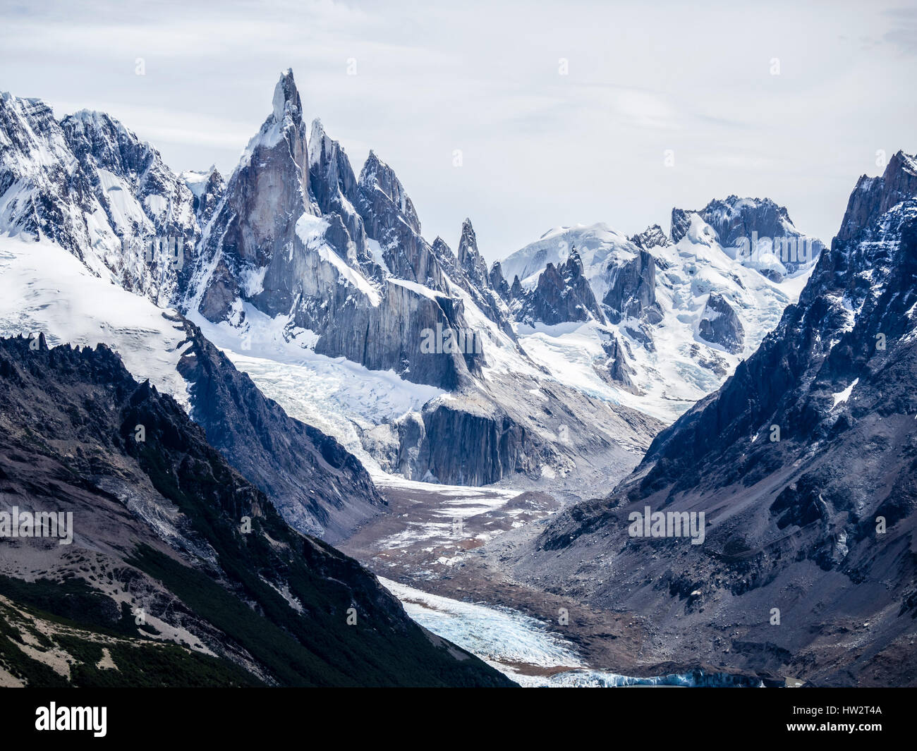 Fitz Roy moutain range, seen from viewpoint Loma del Pliegue Tumbado, El Chalten, Los Glaciares National Park, Patagonia, Argentinia Stock Photo