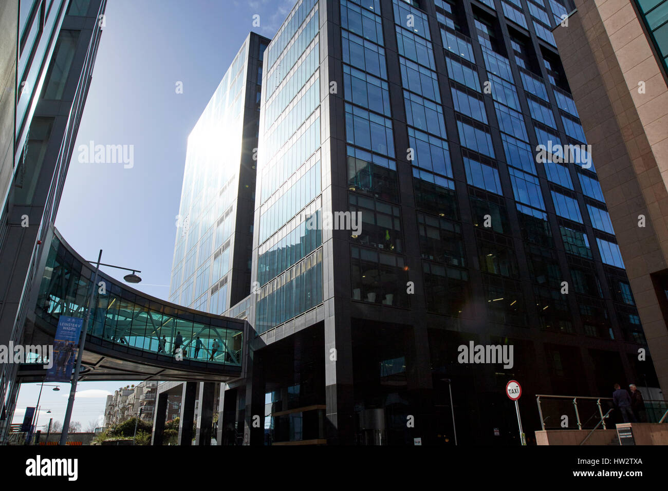 google docks montevetro building and hyperlink connecting footbridge Dublin Republic of Ireland Stock Photo