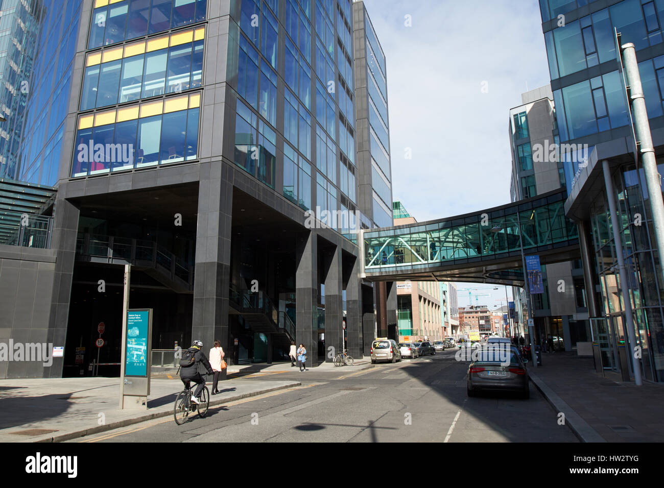 google docks montevetro building and hyperlink connecting footbridge Dublin Republic of Ireland Stock Photo