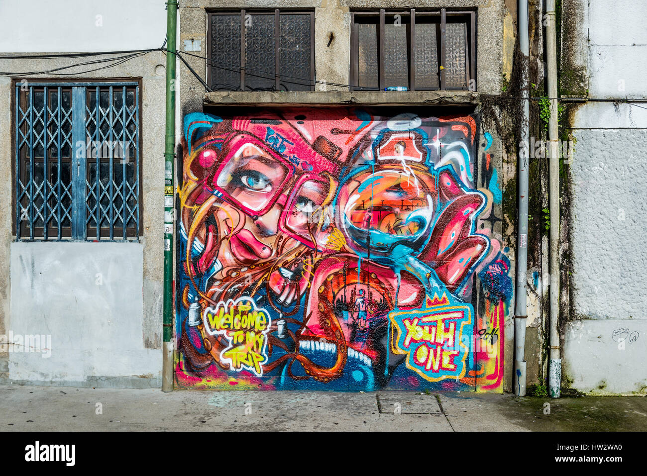 Porto portugal street art graffiti hi-res stock photography and images -  Alamy