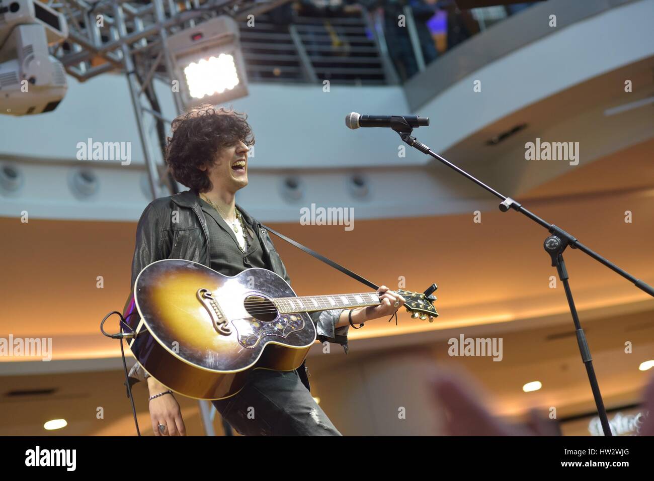 Caserta, Italy. 16th Mar, 2017. After participating in last Sanremo Festival, Ermal Meta meets fans and presents his new album Vietato Morire performing live with an acoustic showcase. Credit: Paola Visone/Pacific Press/Alamy Live News Stock Photo