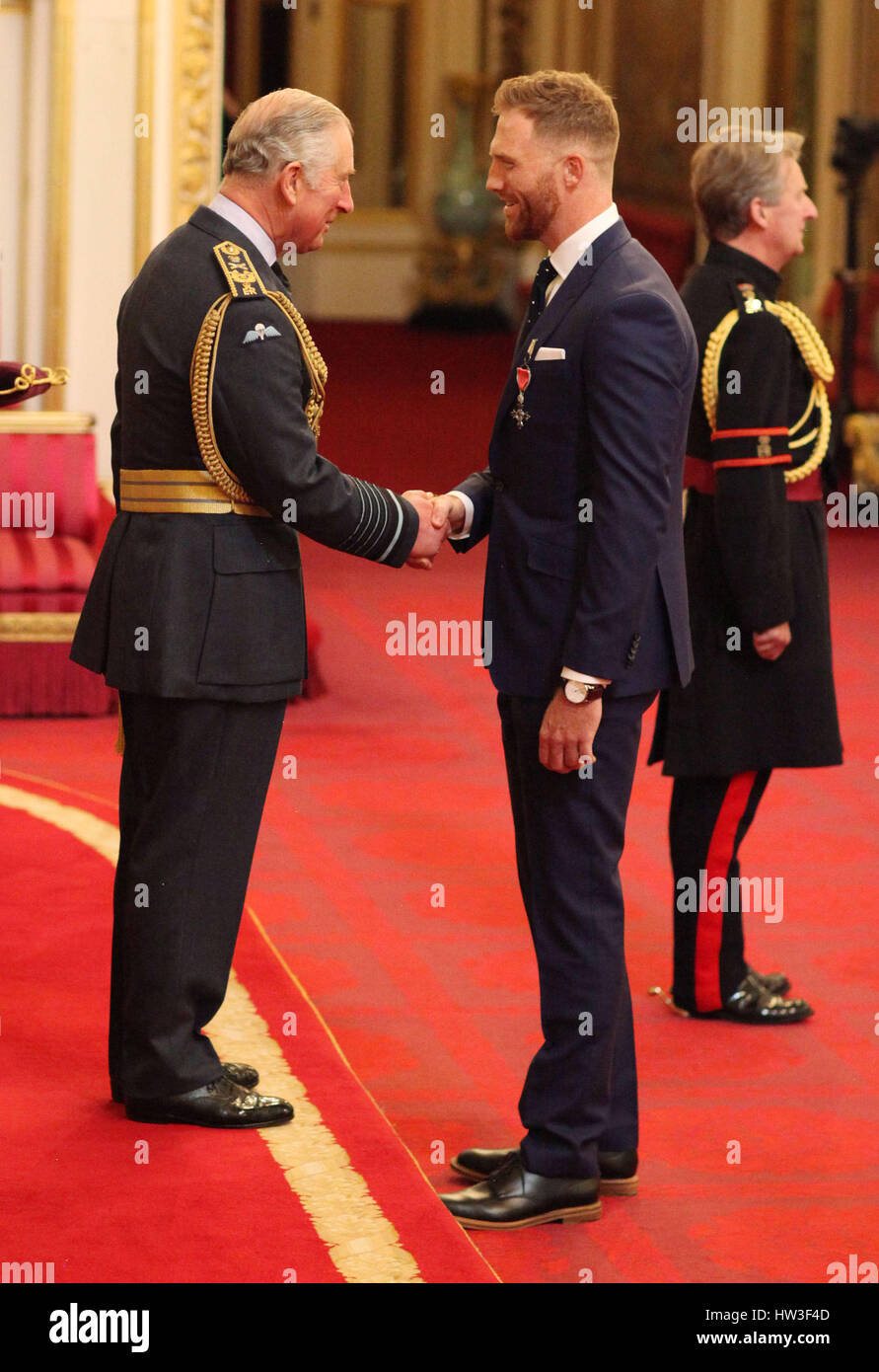 Rower William Satch is made an MBE by the Prince of Wales during an  Investiture ceremony at Buckingham Palace, London Stock Photo - Alamy