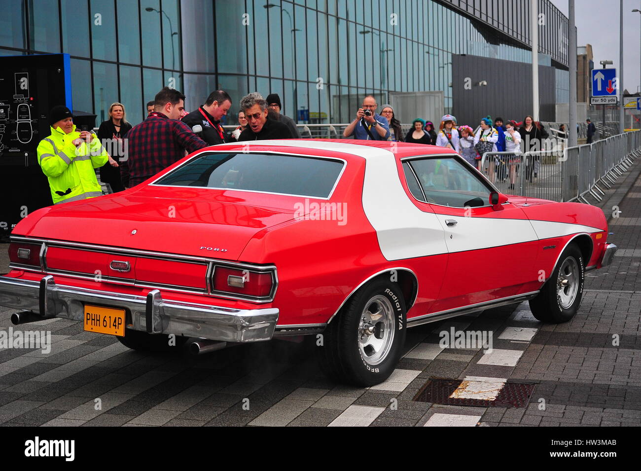 File:1976 Ford Torino Starsky and Hutch limited edition.jpg
