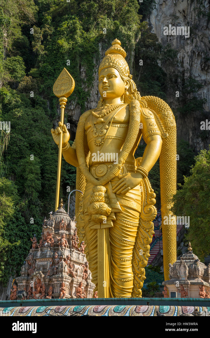 Golden Statue of Murugan at Batu Caves, Kuala Lumpur, Malaysia ...