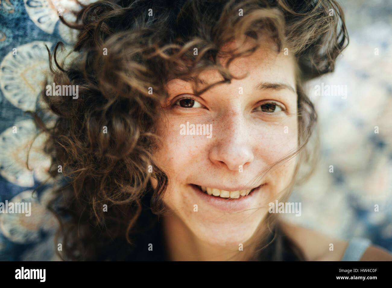 Woman long curly hair blowing hi-res stock photography and images - Alamy