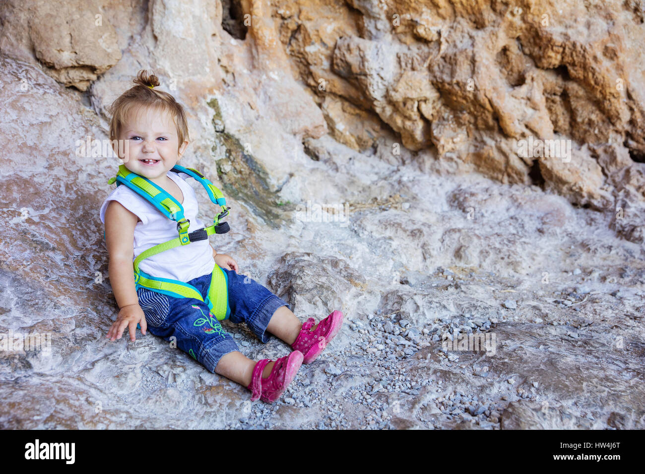 Wearing safety harness hi-res stock photography and images - Alamy