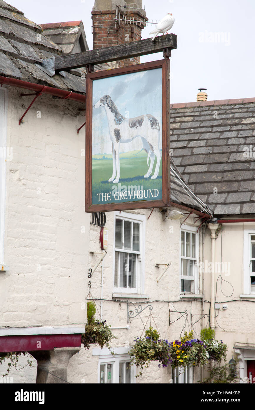 Greyhound Pub Sign High Resolution Stock Photography And Images Alamy