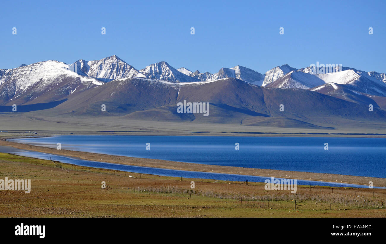 Beautiful Namtso Lake Landscape With Snow Peak Mountains Around It beautiful-namtso-lake-landscape-with-snow-peak-mountains-around-it