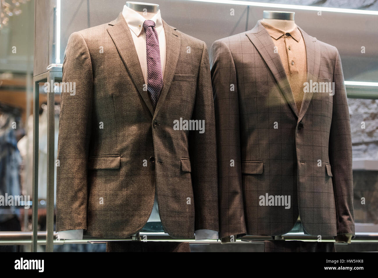 White men in suits hi-res stock photography and images - Alamy