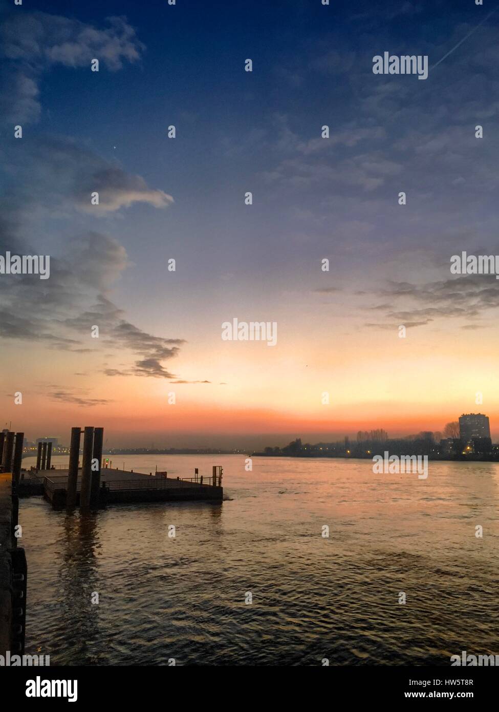 Purple sky reflected in water hi-res stock photography and images - Alamy