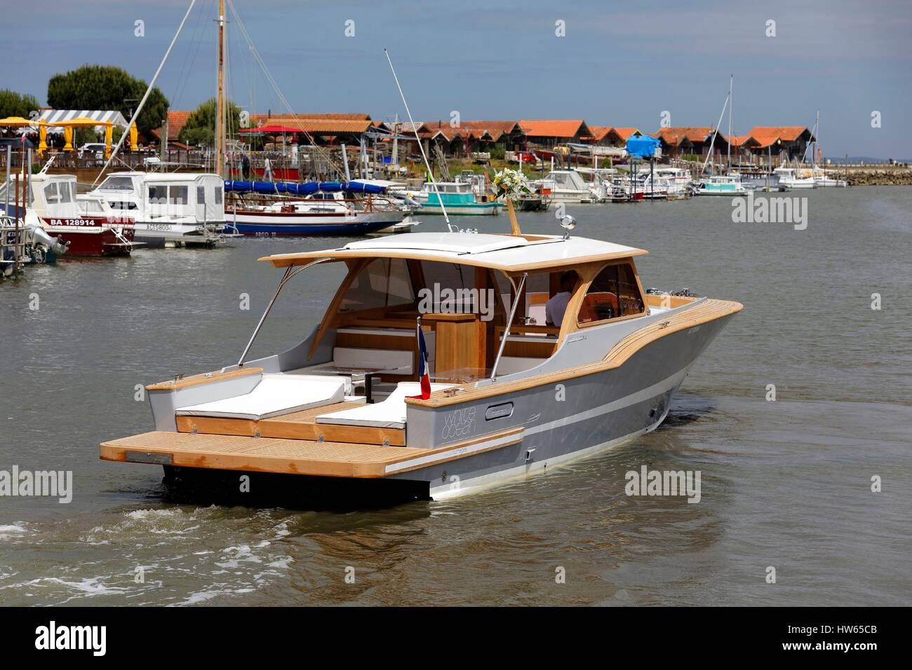 France, Gironde, Bassin d'Arcachon, Gujan Mestras oyster port, White Ocean  yacht, built by the Dubourdieu shipyard in partnership with the brand  Courreges Stock Photo - Alamy