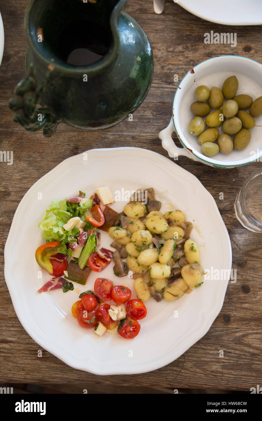 Meal al fresco hires stock photography and images Alamy