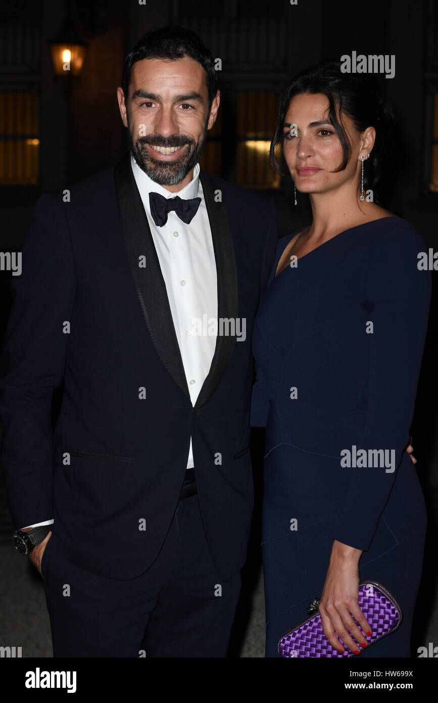 Robert pires and jessica lemarie pires High Resolution Stock ...