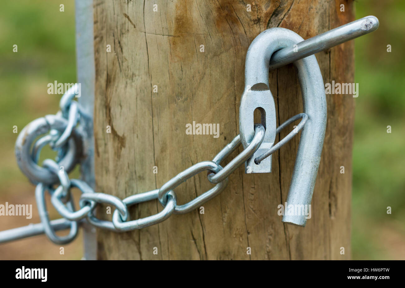Gate hook hi-res stock photography and images - Alamy