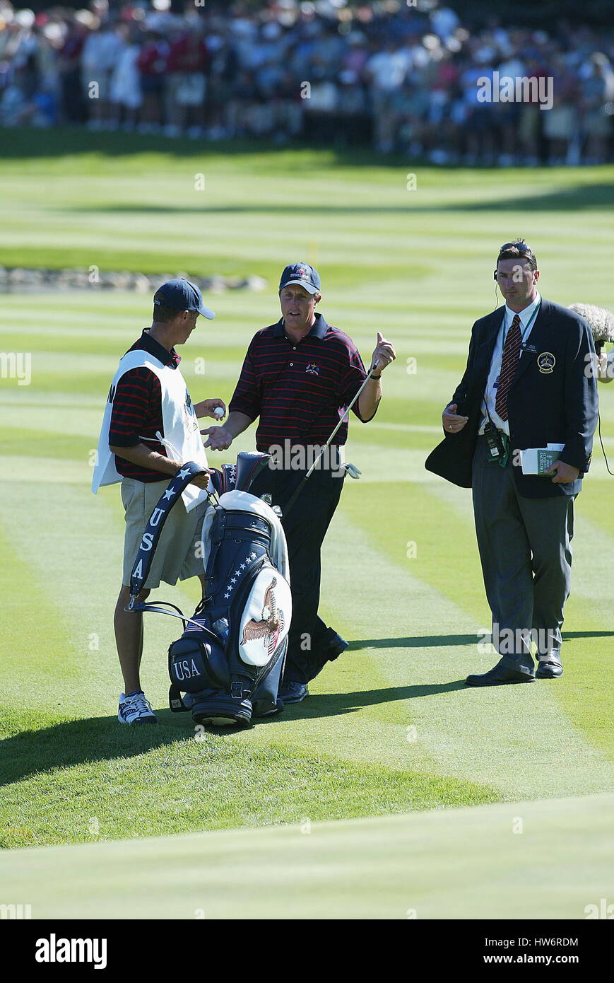 PHIL MICKELSON FINDS THE WATER USA OAKLAND HILLS DETROIT USA 19 September 2004 Stock Photo