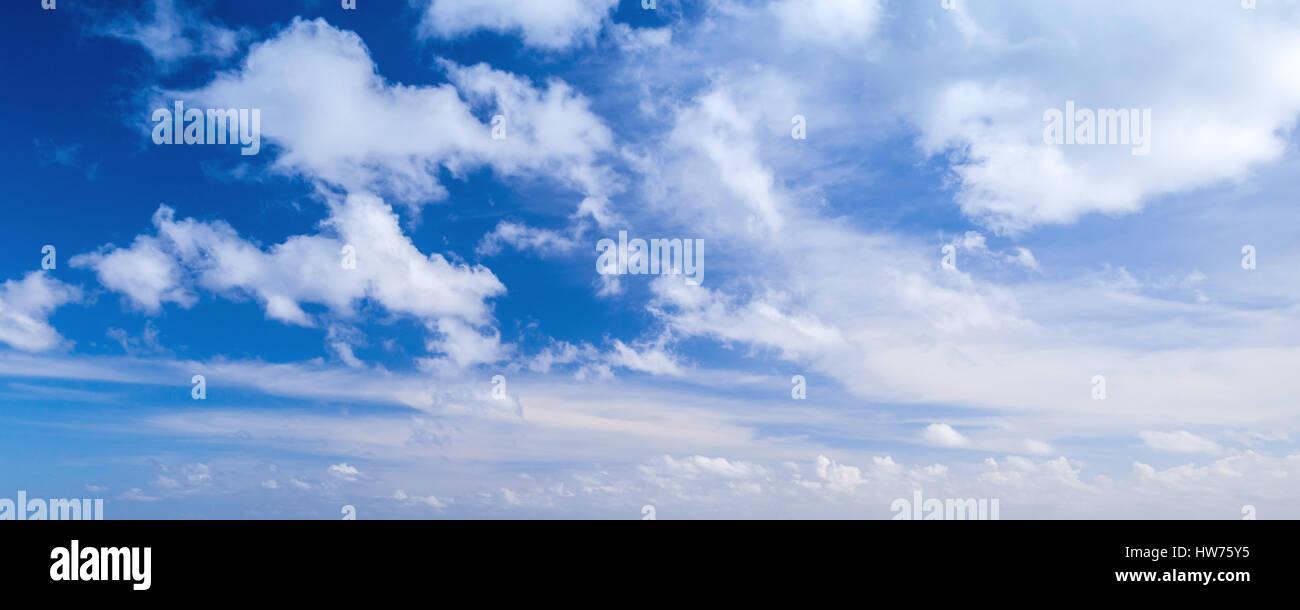 Blue summer skyscape background hi-res stock photography and images - Alamy