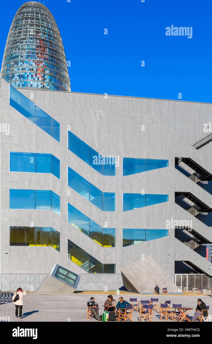 Spain, Catalonia, Barcelona, Poblenou, Placa de les Glories Catalanes, the Design Museum (Museu del Disseny) designed by the firm MBM Arquitectes Architects and opened in 2014 with basically the Agbar Tower (2005) by French architect Jean Nouvel Stock Photo