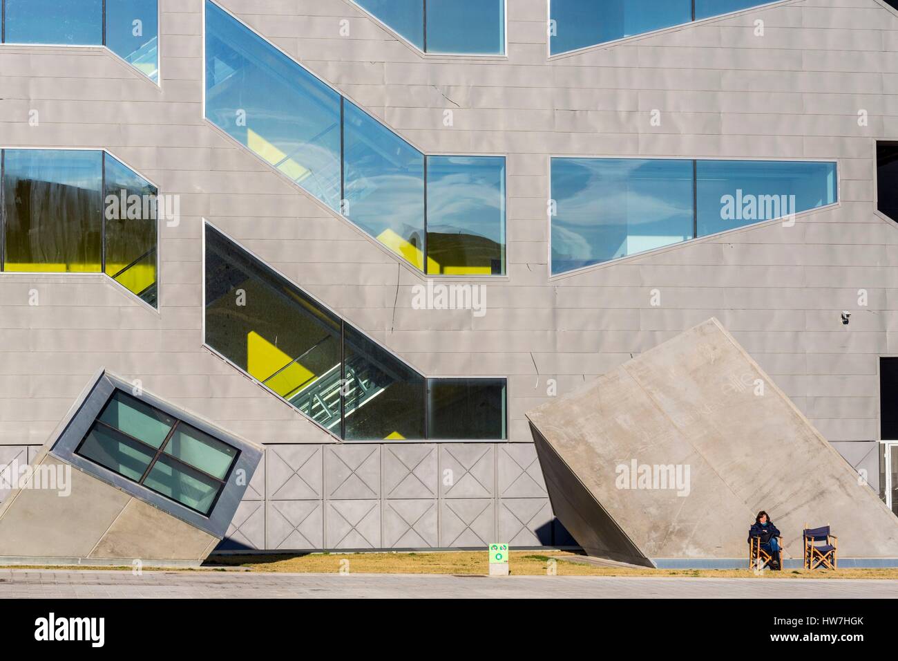 Spain, Catalonia, Barcelona, Placa de les Glories Catalanes, Museu del Disseny, the Design Museum (2014) with the architectural firm MBM Arquitectes, parvis Stock Photo