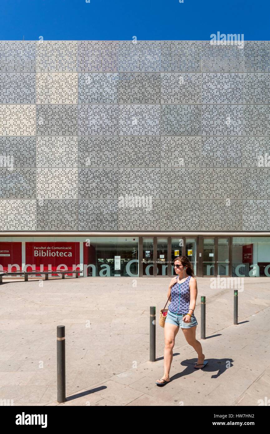 Spain, Catalonia, Barcelona, Raval, Library of the Faculty of Communication Blanquerna (Ramon Llull University) designed by the architectural firm of Equip OICN, SLP and inaugurated in 2010 Stock Photo