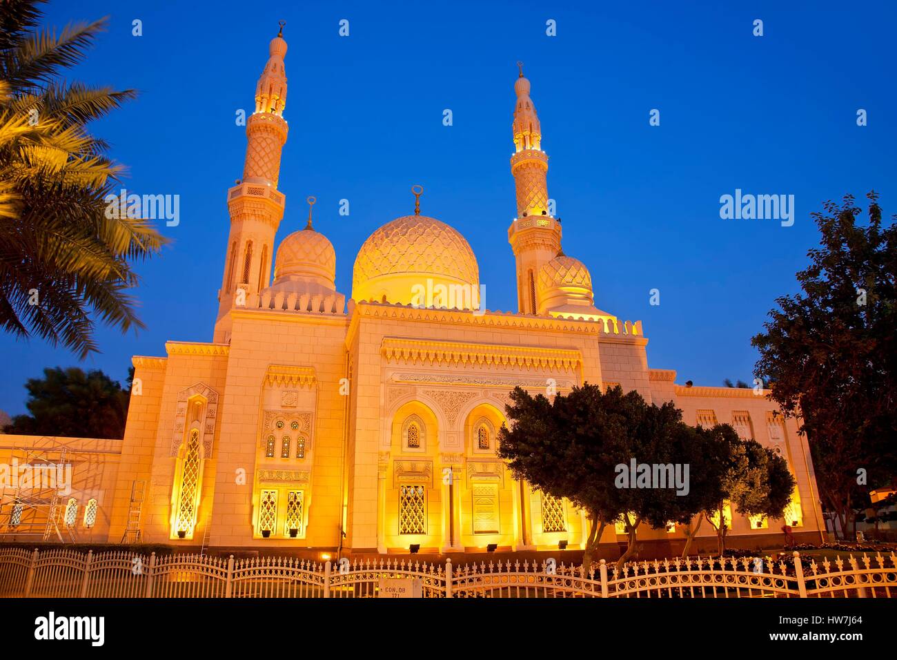 United Arab Emirates, Dubai, Jumeirah Mosque at Dusk Stock Photo