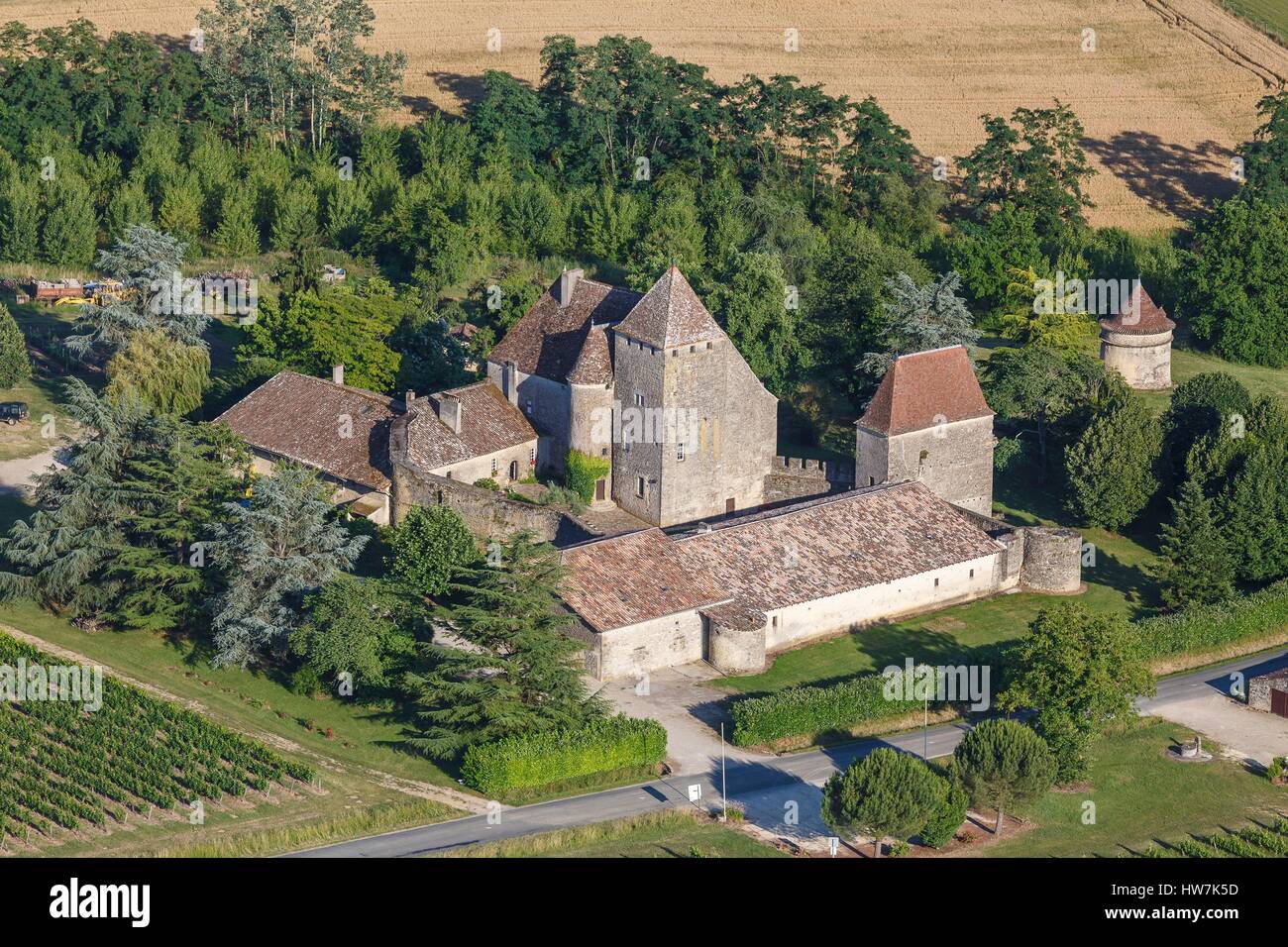France, Gironde, Loubens, Lavison castle (aerial view) Stock Photo