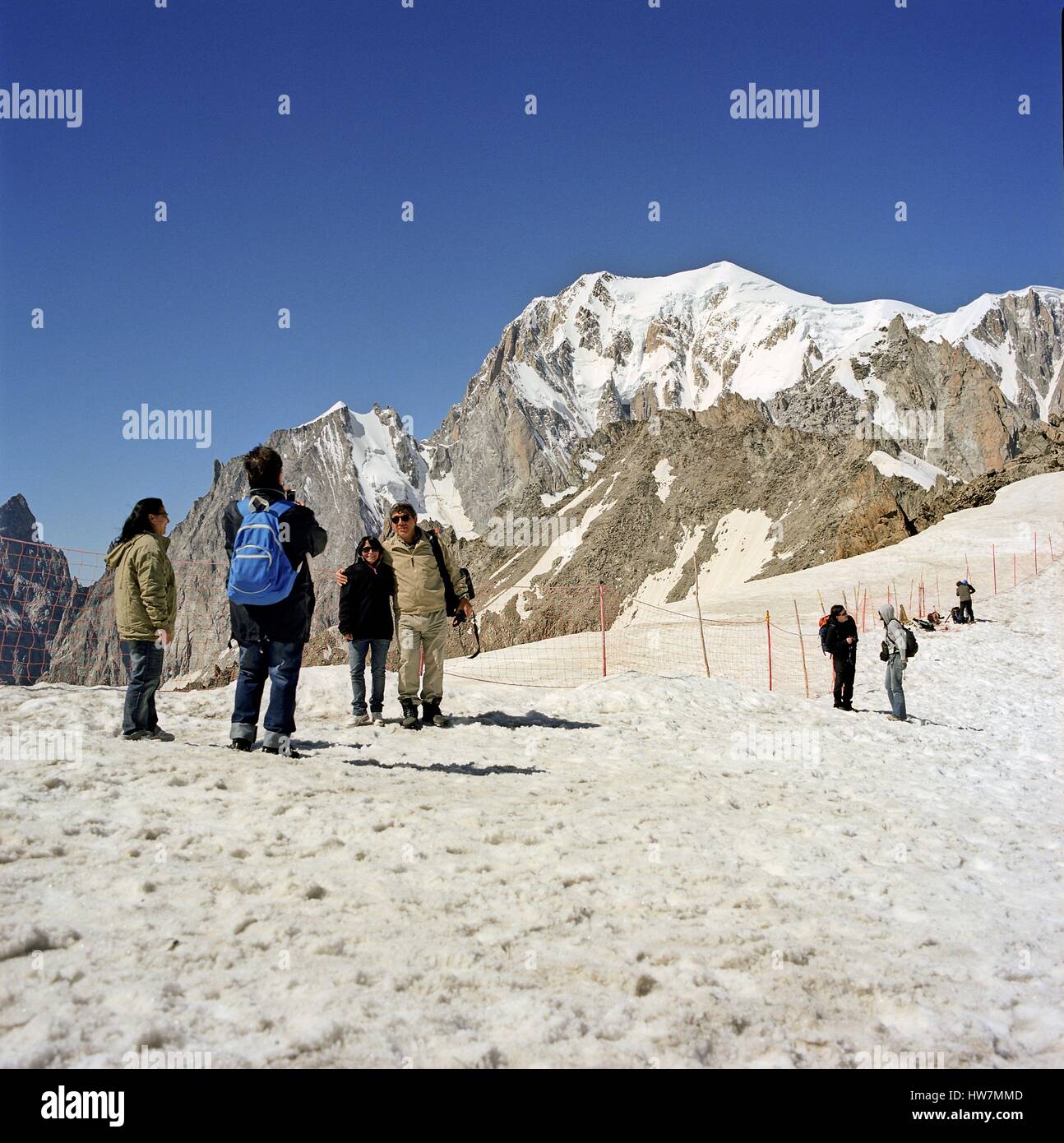 Italy, Aoste valley, Courmayeur, pointe Helbronner (3462 m), Mont Blanc (4810 m) Stock Photo