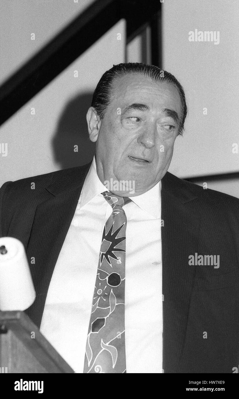 Robert maxwell pergamon press Black and White Stock Photos & Images Alamy
