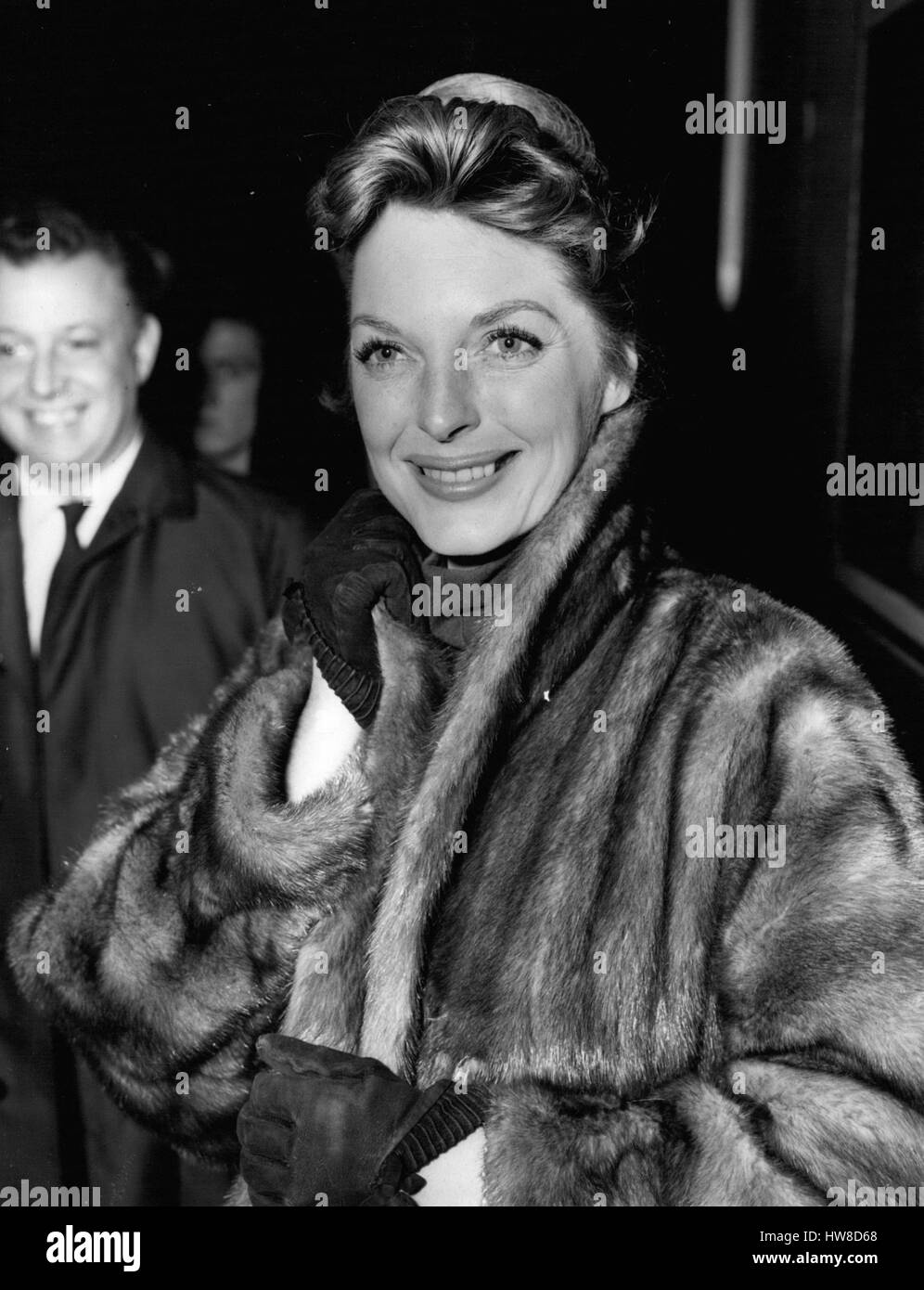 Nov. 11, 1957 - American Singing Star Arrives In London julie london At paddington: Julie London popular American singing star and her two children Lisa (5) and Stacy(8) arrived in London this morning- from the United States. She is to make her first British film here ''The Question of Adultery''. Photo shows. Julie London on her arrival at Paddington this afternoon. (Credit Image: © Keystone Press Agency/Keystone USA via ZUMAPRESS.com) Stock Photo