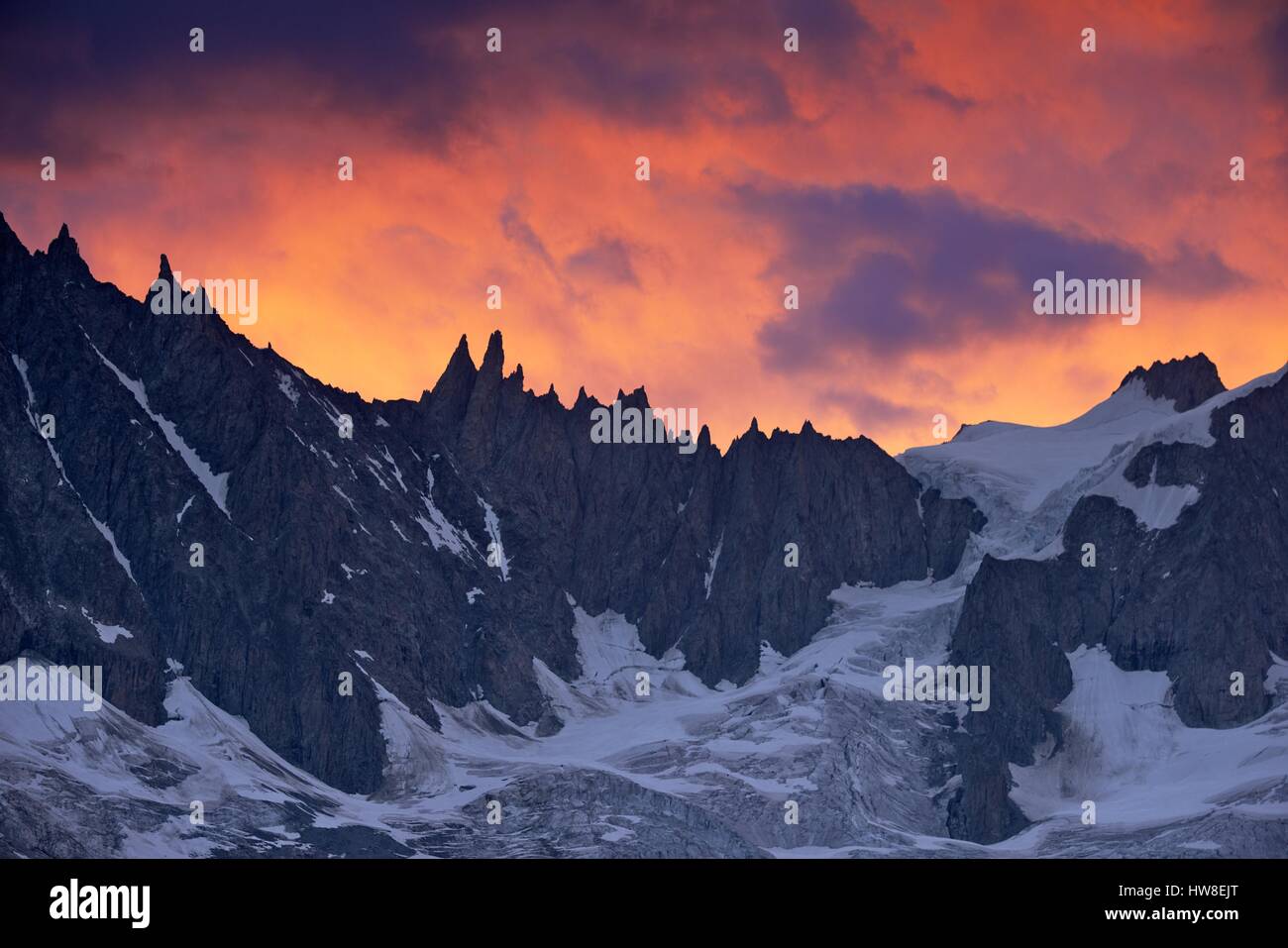 File:Chamonix panorama Aiguille du Midi.jpeg - Wikipedia