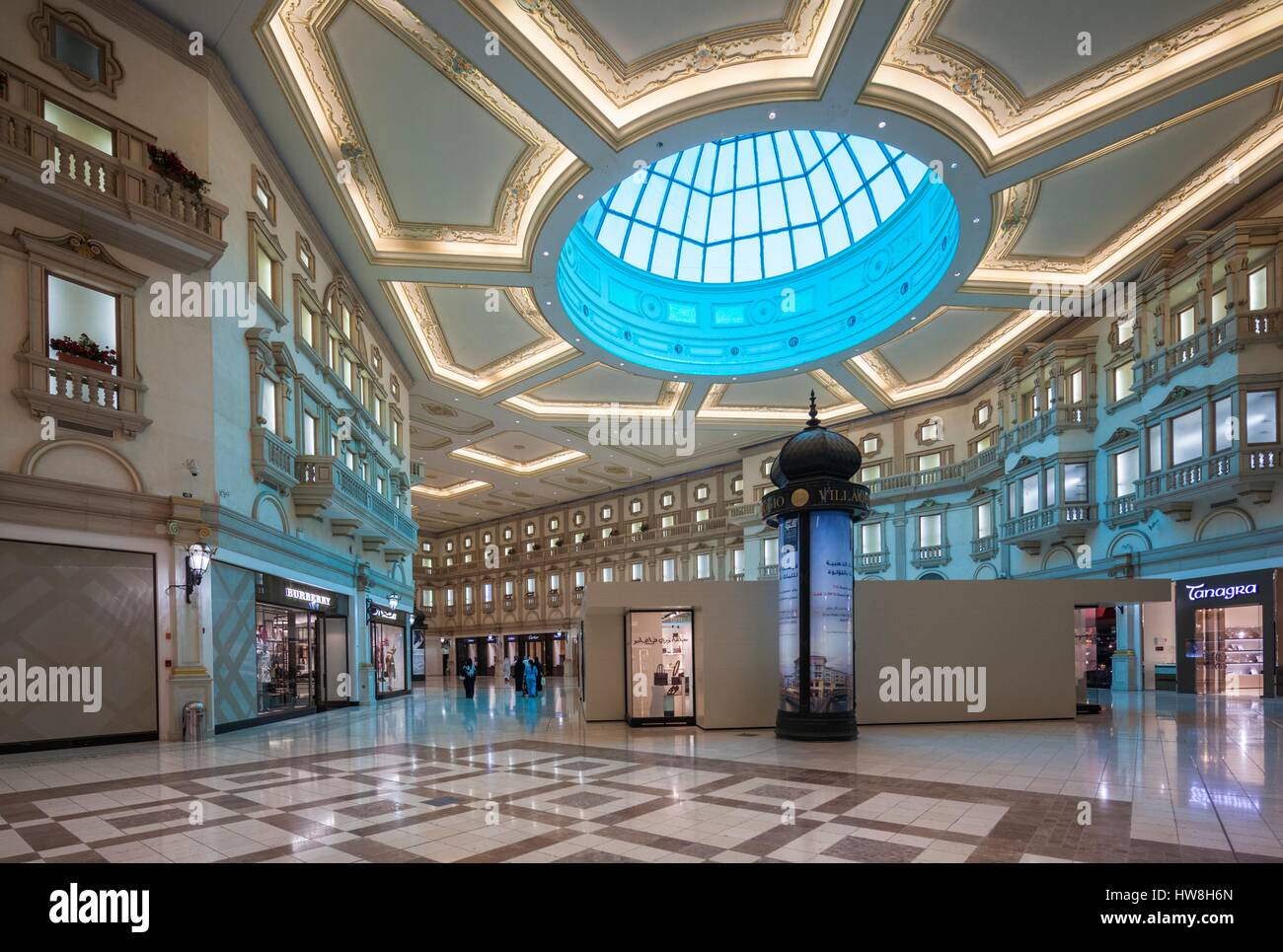 schapen Warmte uitvoeren Qatar, Doha, Villaggio Shopping Mall, interior Stock Photo - Alamy