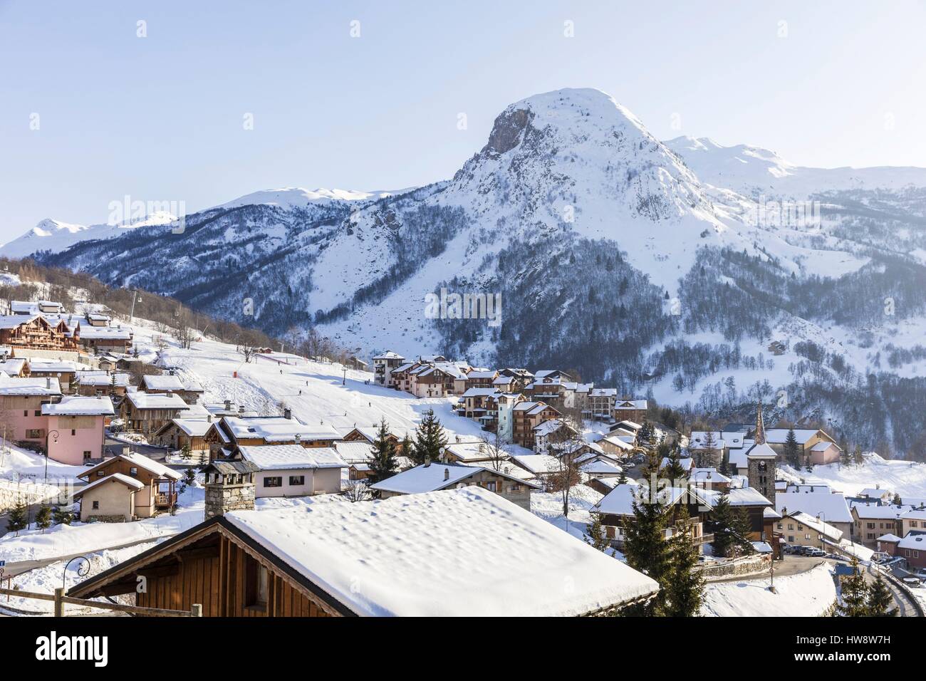 France, Savoie, Saint-Martin-de-Belleville, Des Bellevilles valley, Les Trois Vallees (The Three Valleys), the biggest ski area in the world with 600km of marked trails, view of Le Cochet (2098m) Stock Photo