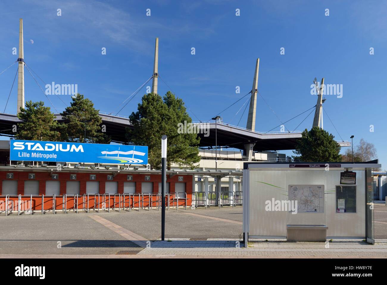 France, Nord (59), Villeneuve d'Ascq, Lille Metropole Stadium, wickets pedestrian plaza and bus shelter Stock Photo